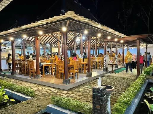 Salsari Resto Nyaman